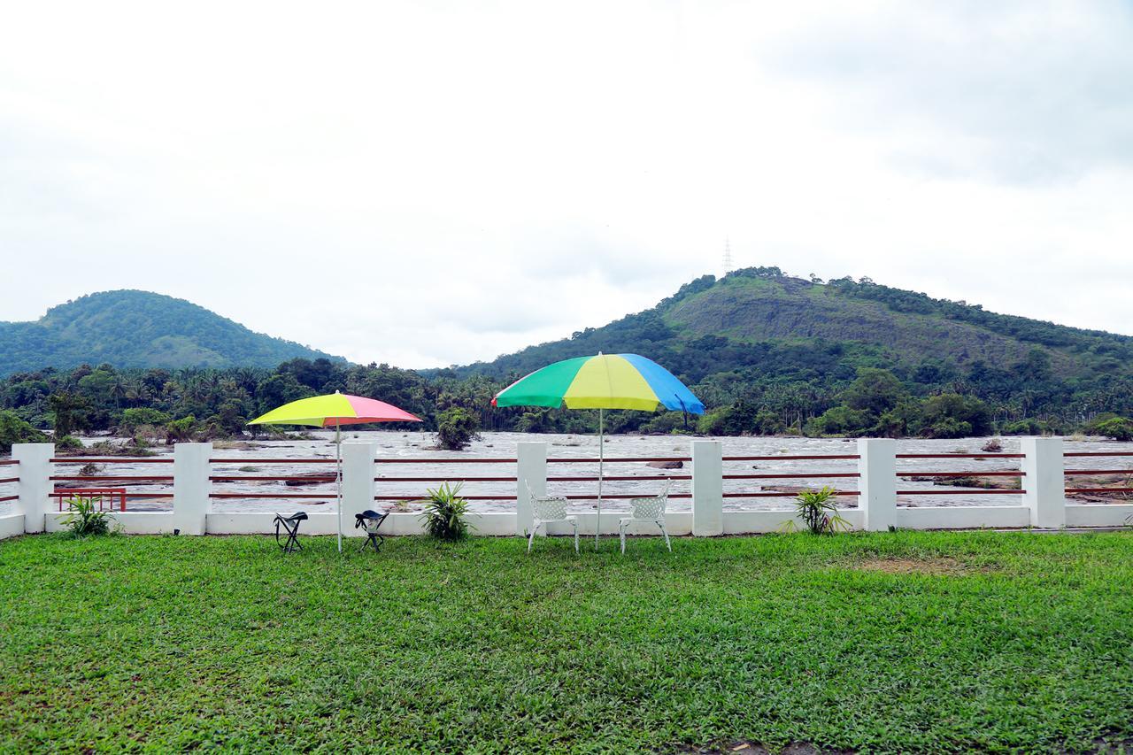 Athirappilly Athirapilly River Resort المظهر الخارجي الصورة